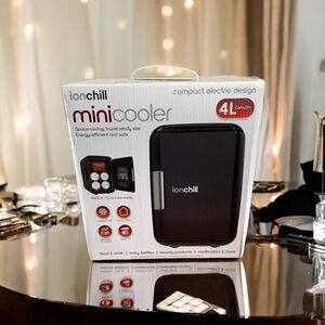 NIB Ionchill Minicooler AC/DC Portable Thermoelectric Cooler 4L Travel Fridge